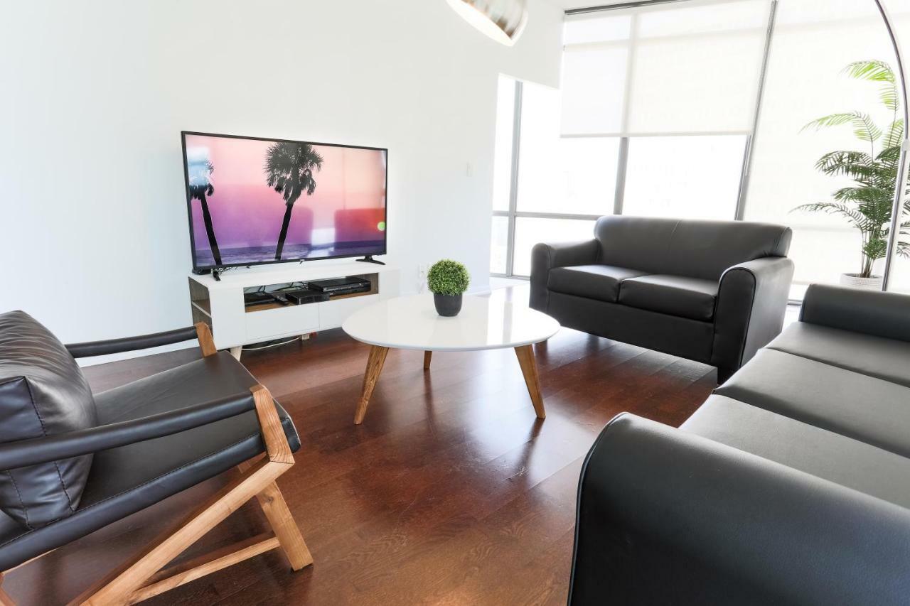 Altitude Suites Bay Street - Holiday Bonus - Free Parking Toronto Eksteriør billede