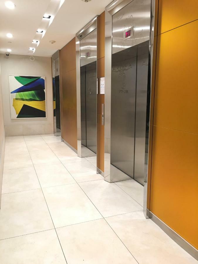 Altitude Suites Bay Street - Holiday Bonus - Free Parking Toronto Eksteriør billede