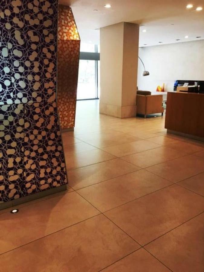 Altitude Suites Bay Street - Holiday Bonus - Free Parking Toronto Eksteriør billede