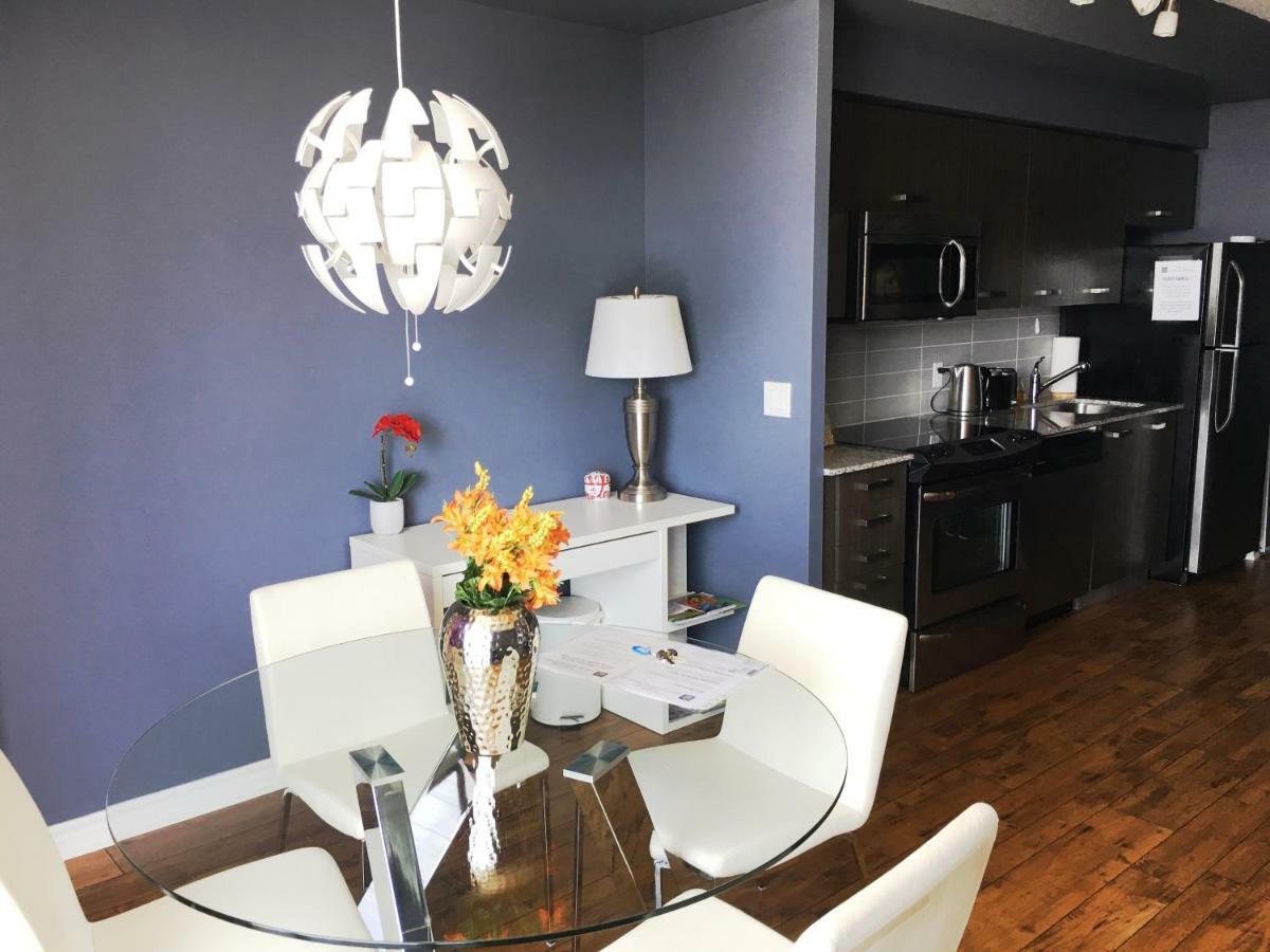 Altitude Suites Bay Street - Holiday Bonus - Free Parking Toronto Eksteriør billede