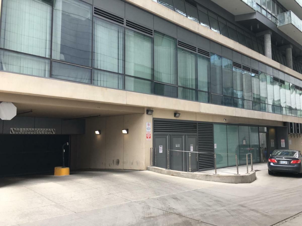 Altitude Suites Bay Street - Holiday Bonus - Free Parking Toronto Eksteriør billede